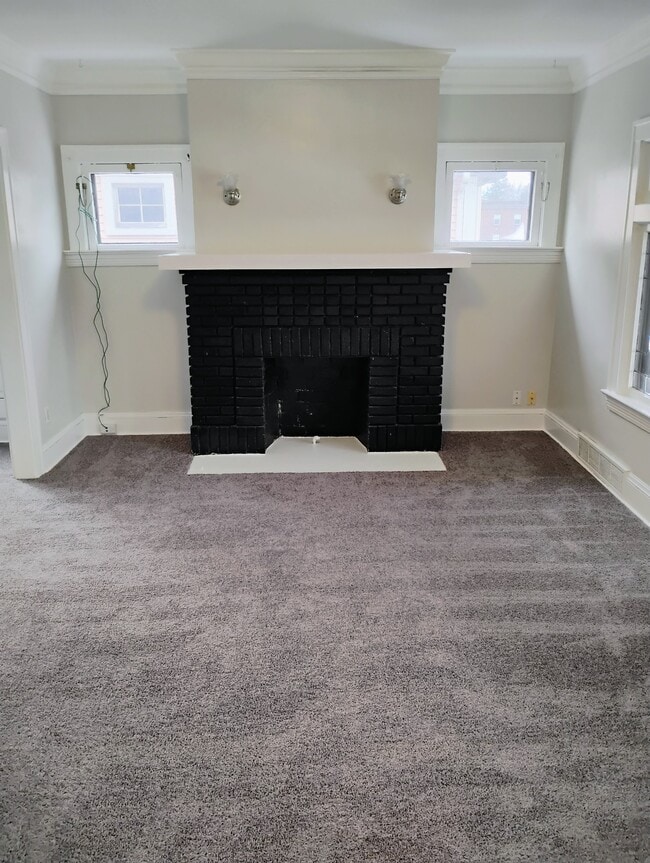 Photo - 1673 Victoria Ave Unit 2