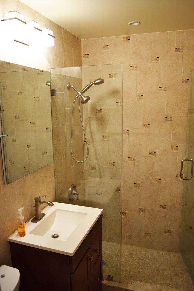 Photo - 30 E 95th St