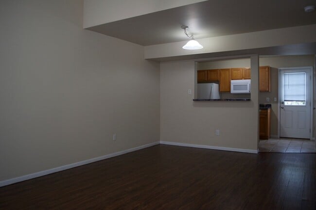 Photo - Nice 4 Bed 3 Bath Duplex!