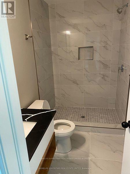 Photo - 306 Jarvis St