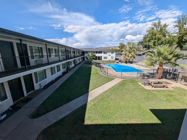 Building Photo - 58 Grand Ave