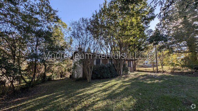 Building Photo - 3/2 Brick House, Deck, Storage & Fenced Yard