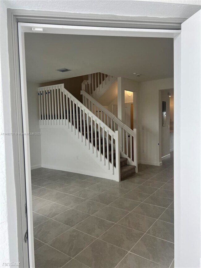 Photo - 3 br, 2.5 bath House - 16305 SW 292nd St