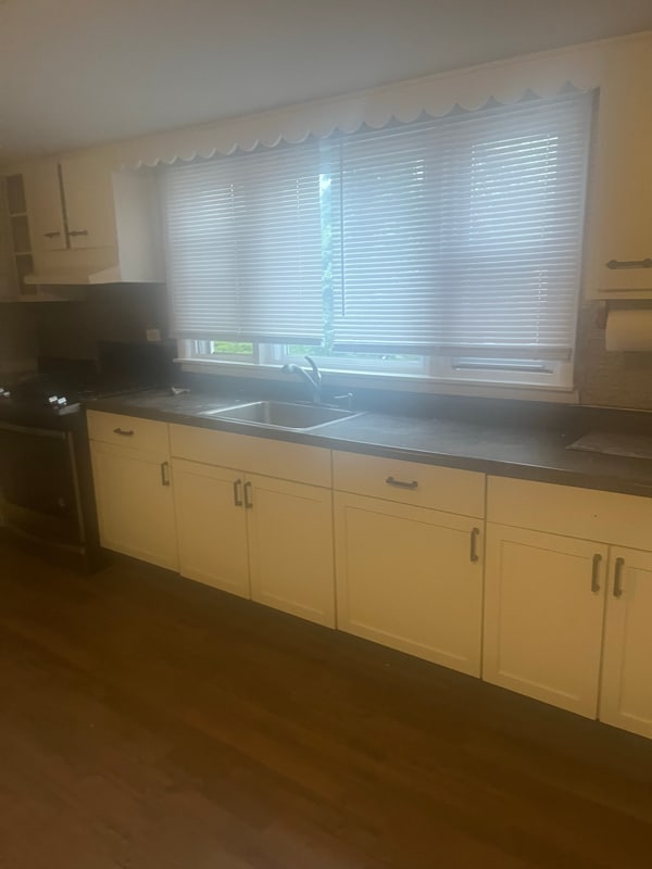 Building Photo - 556 W 115th St Rental