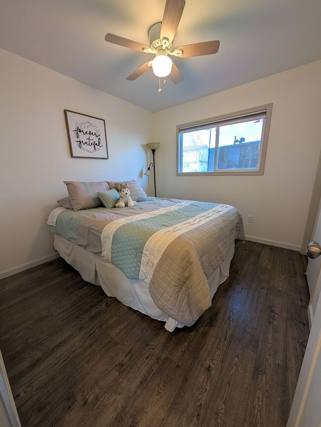 Photo - Large 5 Bedroom 2 Bath House - Pet-Friendly