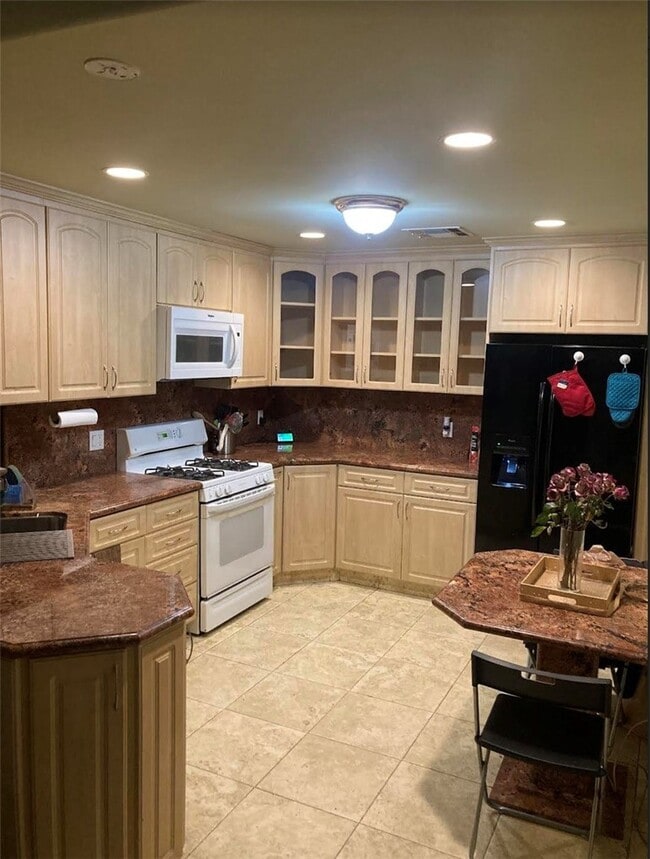 Photo - 7757 Mary Ellen Ave