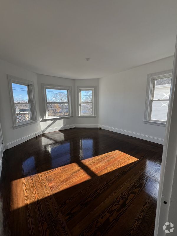 Building Photo - 73 S Bend St Rental