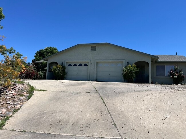 Building Photo - 9665 E Magma Dr Unit A