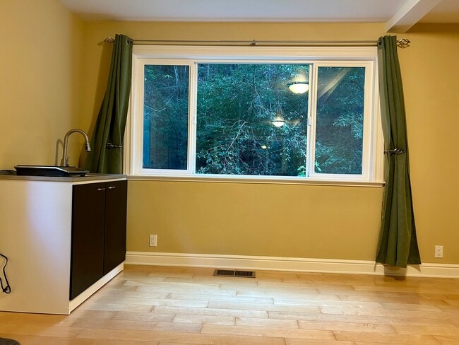 Photo - 435 Hubbard Gulch Rd