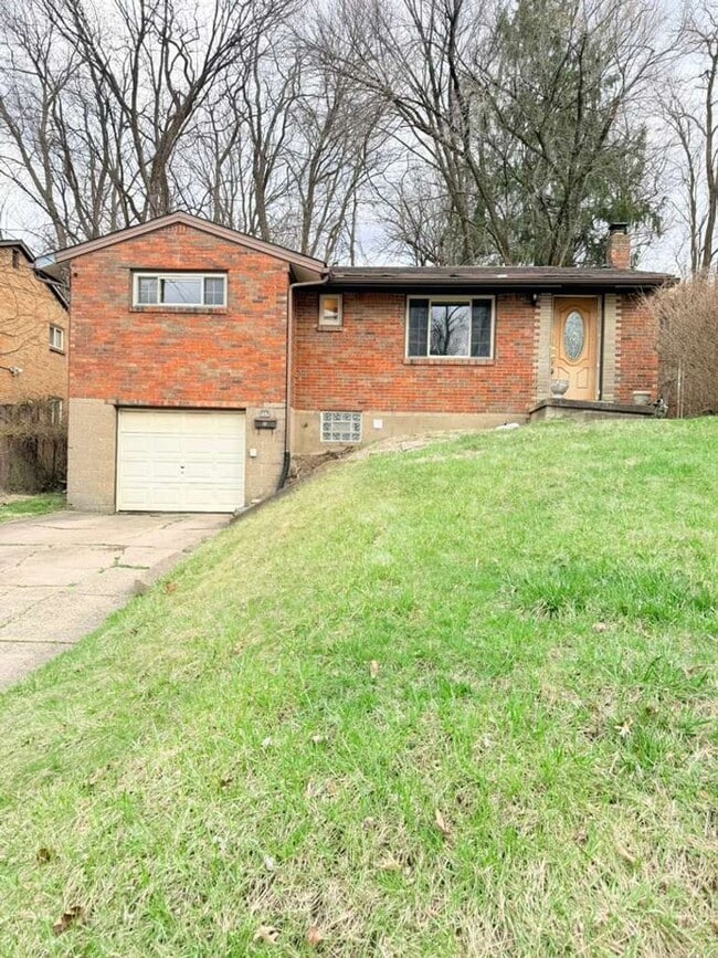 Building Photo - Updated 3BD 2BA Apartment Located in a Great Area!!