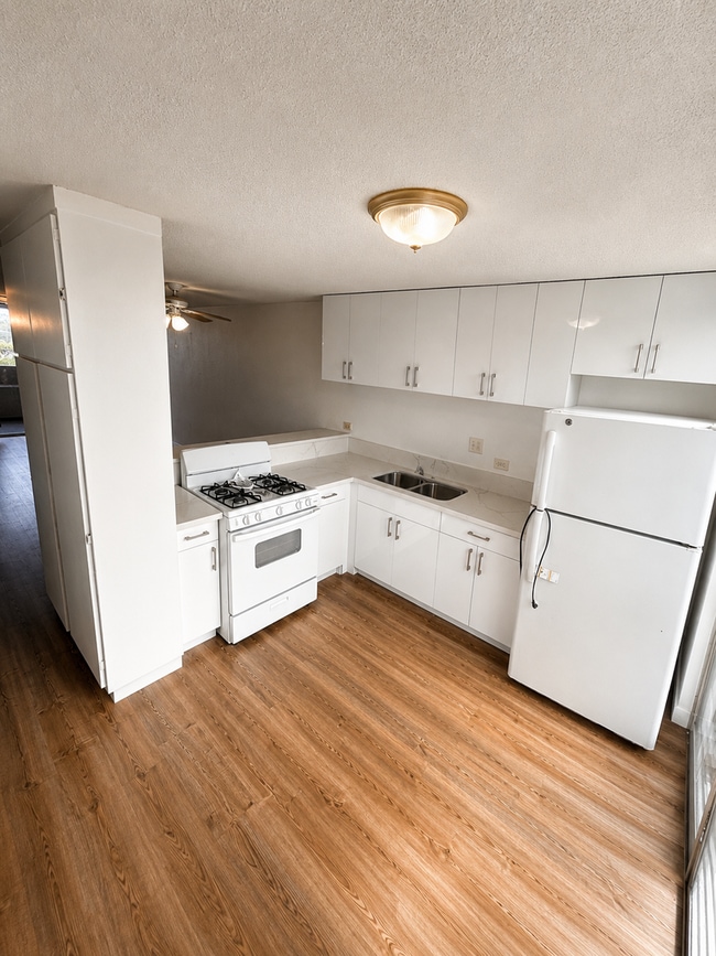 Photo - Pet-Negotiable. Newly Remodeled. Assigned Parking Unit B5