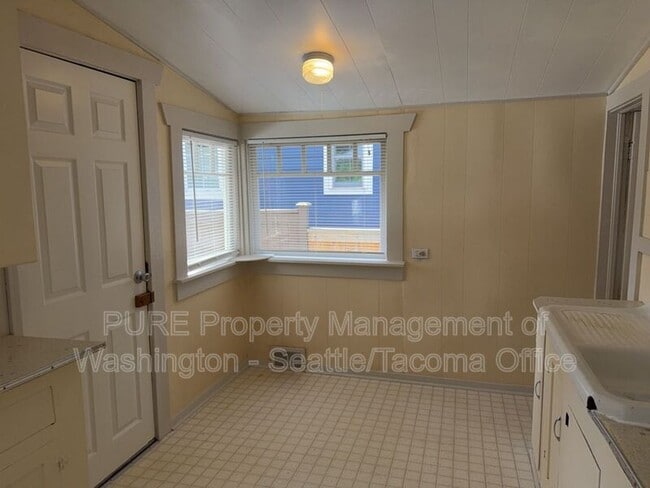 Photo - 2106 42nd Ave SW