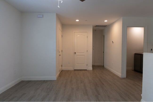 Photo - 3309 San Jose Way