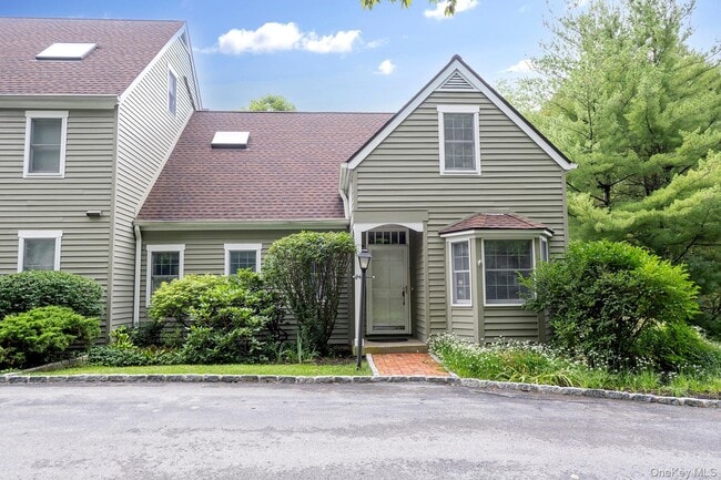 Building Photo - 24 Millbrook Hollow Ln