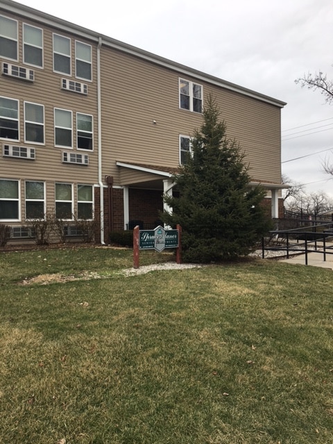 Photo - Spruce Manor Apartments