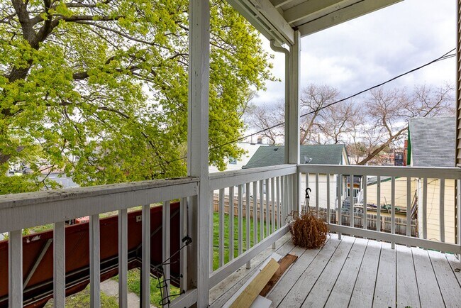 Photo - 2000 Hubbard St Unit Bottom Floor