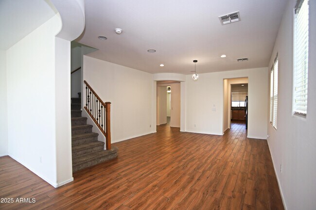 Photo - 1090 W Caroline Ln