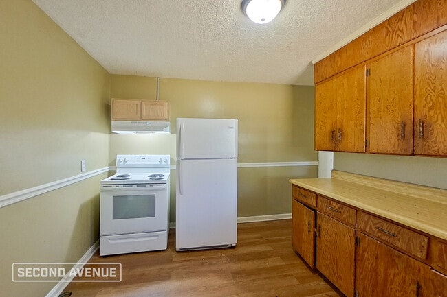 Photo - 2328 3rd St NE