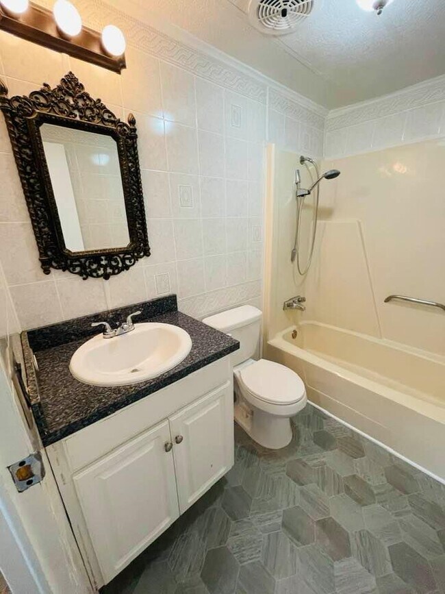 Photo - 210 Bride Dr