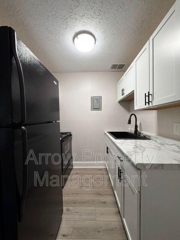 Photo - 1215 E St