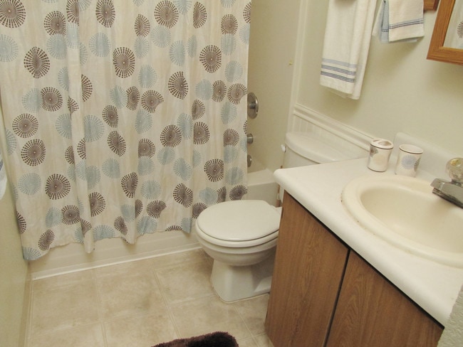 Baño - Northpointe Commons