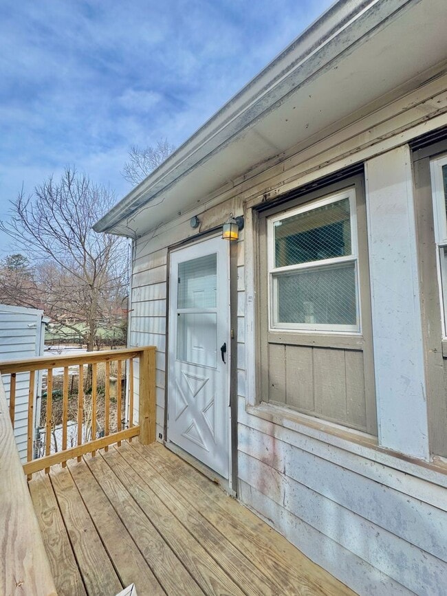 Photo - 295 S 14th St Unit 295 S 14th Street- 2nd Floor