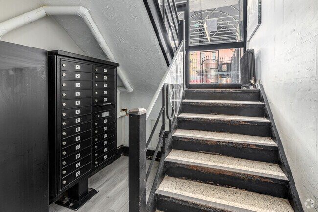 Hall d'entrée - 203-256 Sherbourne St.