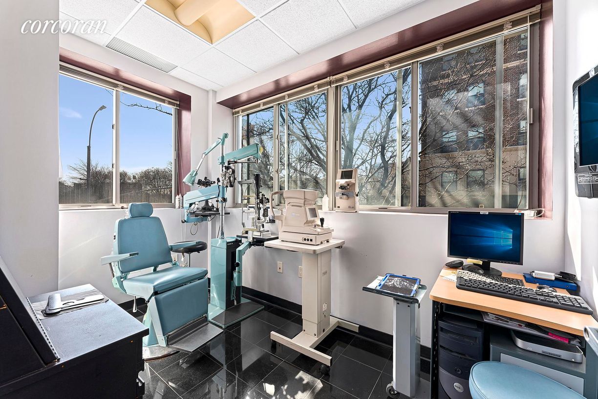 Photo - 55 Greene Ave