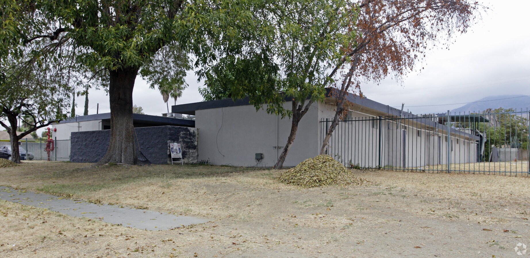 Photo - 1302 E Marshall Blvd