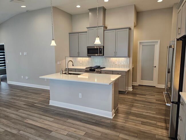 Photo - 12484 Oak Hill Way