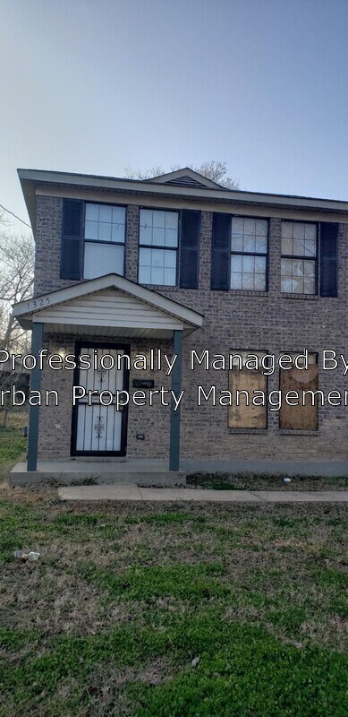 Photo - 1325 Michigan St House