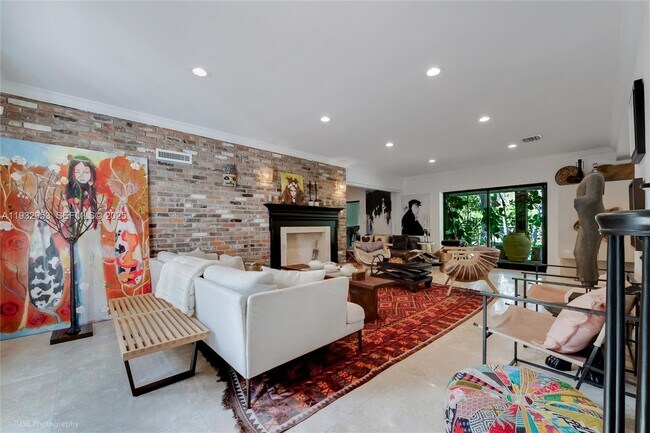 Photo - 10700 Old Cutler Rd