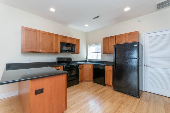 Building Photo - 1843 N 18th St Unit 2