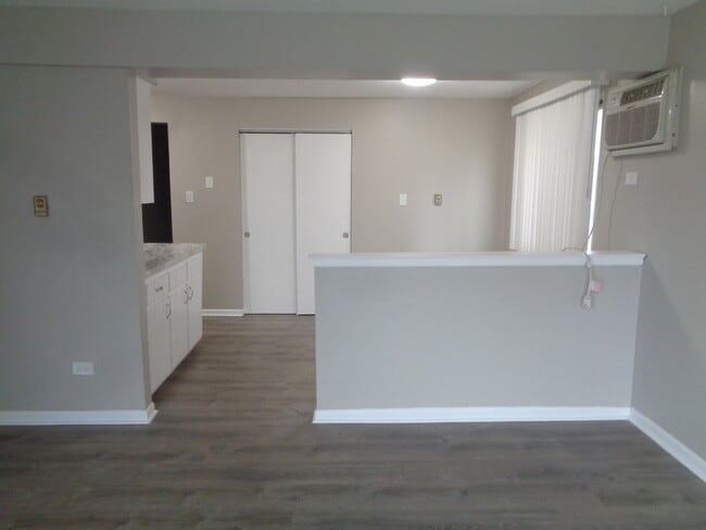 Photo - 6045 Marshall Ave Unidad 1w