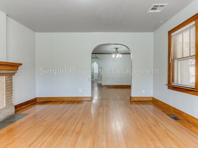 2407 NW 12th St