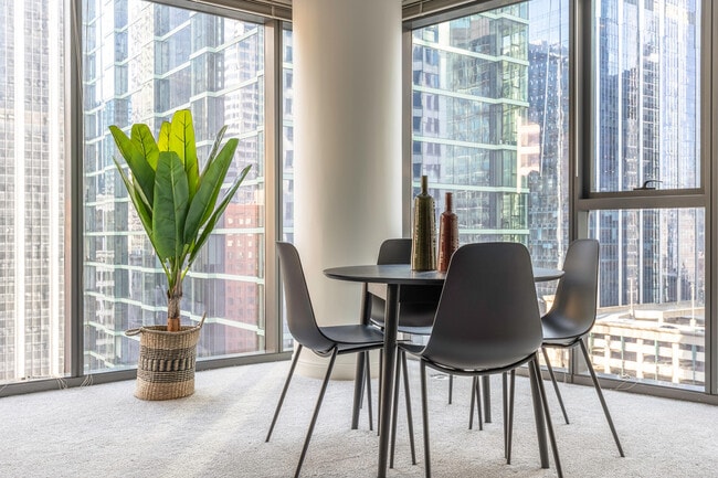 Photo - 1501 W Howard Ln Unidad SI FL2-ID367