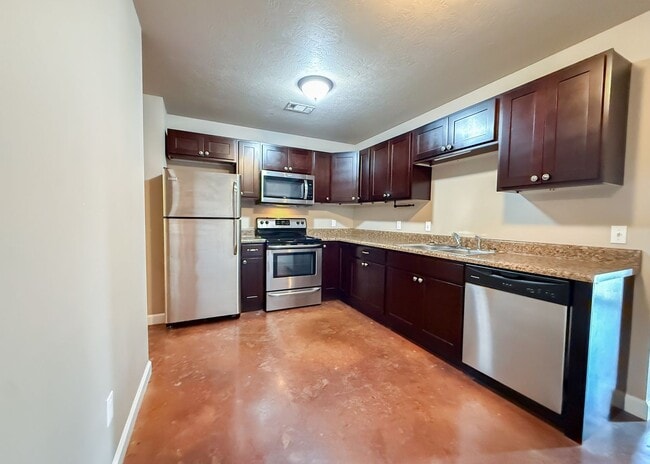 Photo - Commutable 2/1 Apartment • Water Included • Batesville Unit Apt F