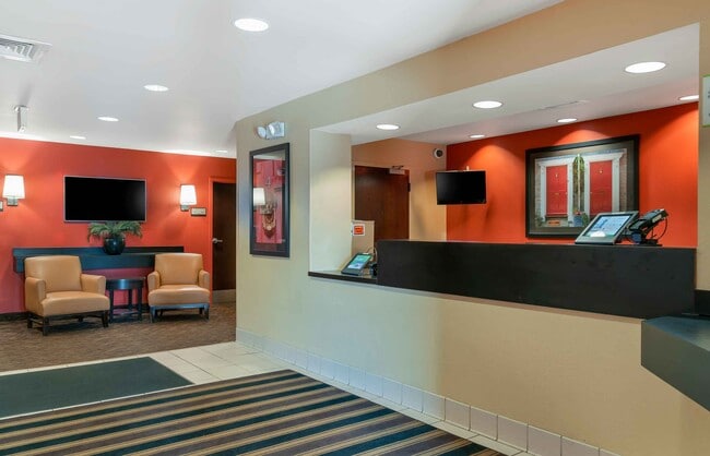 Furnished Studio-Detroit - Canton