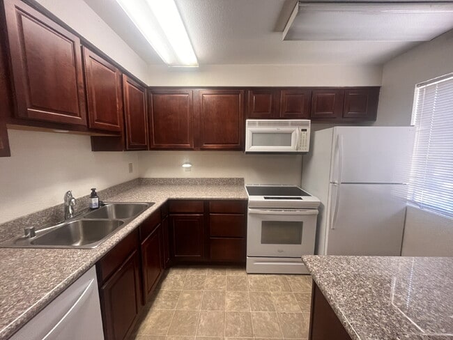 Photo - "Charming 2-Bed, 2-Bath Oasis in Las Vegas - Spacious 978 Sq Ft Haven!"