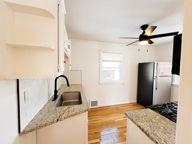 Photo - 4530 Wood Ave