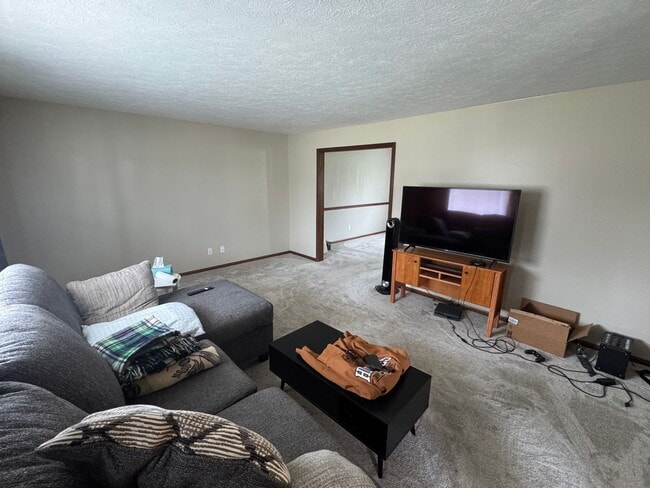 Photo - 880 Buchholz Dr