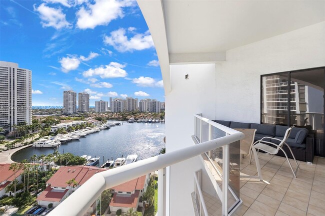 Photo - 3610 Yacht Club Dr Unidad 1504 Rental