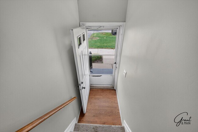 Photo - $1295 2 bedroom upper condo