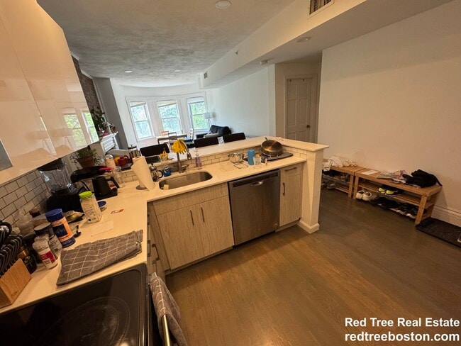 Photo - 1406 Beacon St Unit 3