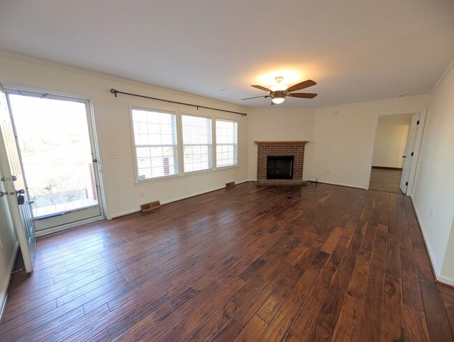 Photo - 5281 Barham Rd