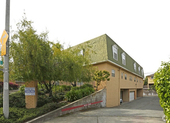 Photo - 596 La Conner Dr