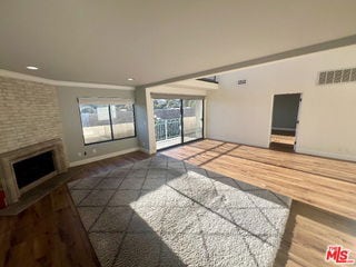 Photo - 390 S Sepulveda Blvd