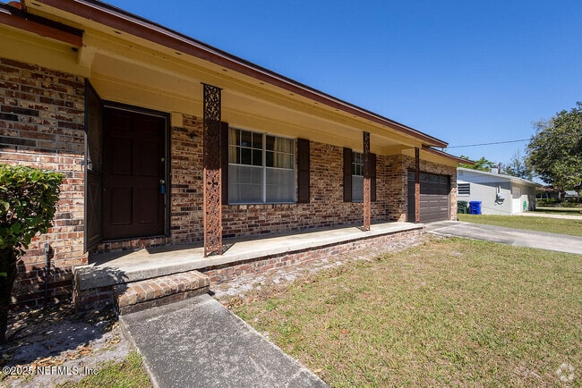 Building Photo - 1620 Bay Cir E Rental