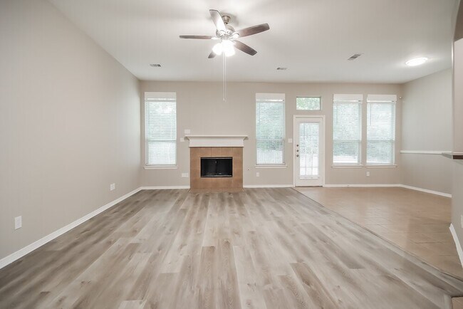 Photo - 2309 Highland Crossing Dr