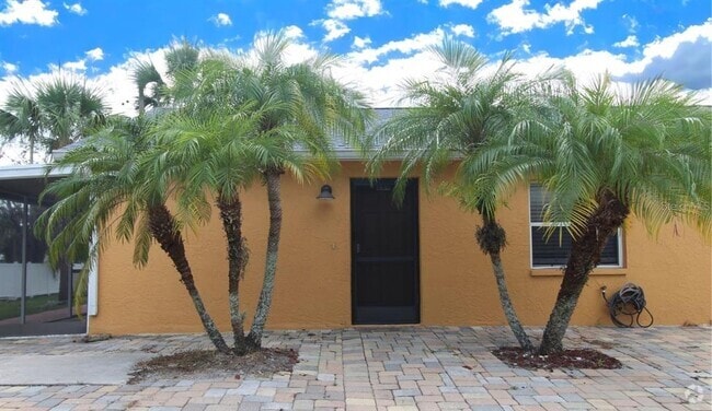 Building Photo - 864 Hand Ave Rental